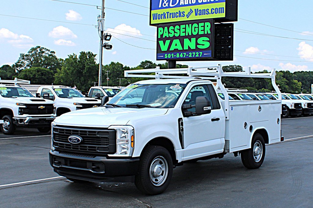 Used 2025 Ford F350 XL w/ XL Driver Assist Package RWD image 2