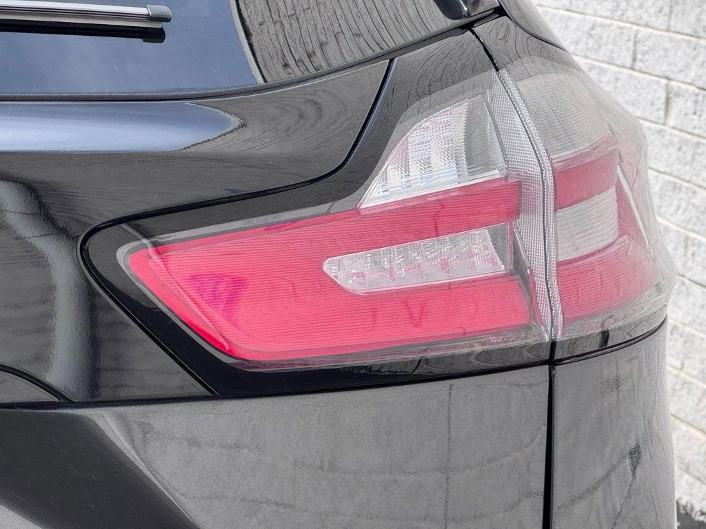 Certified 2020 Ford Edge ST-Line w/ Cold Weather Package AWD/4WD image 12