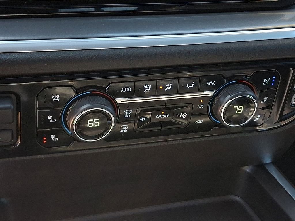 Used 2024 Chevrolet Silverado 2500 High Country w/ High Country Premium Package image 16