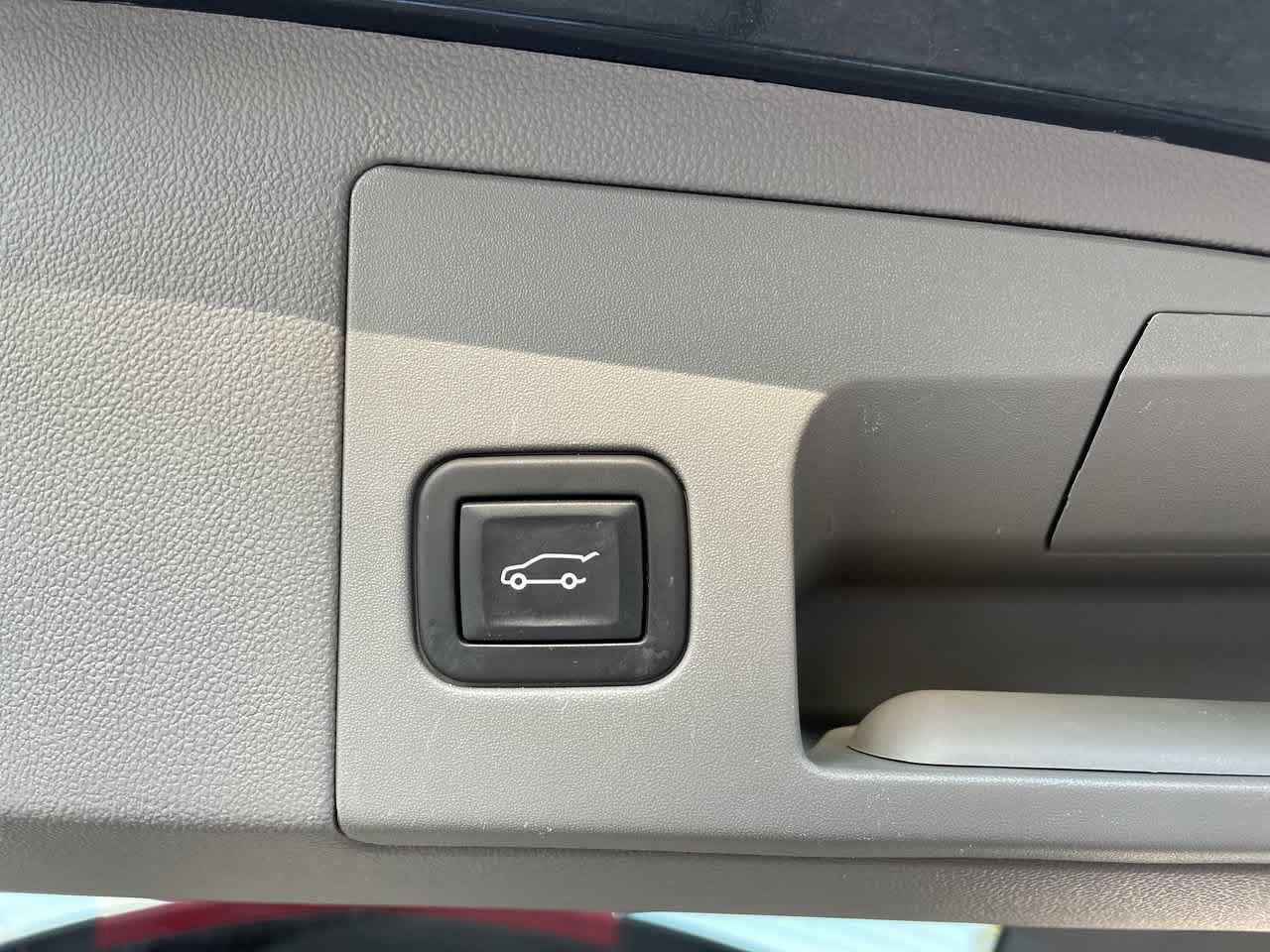 Certified 2024 Cadillac XT5 Premium Luxury AWD/4WD image 18