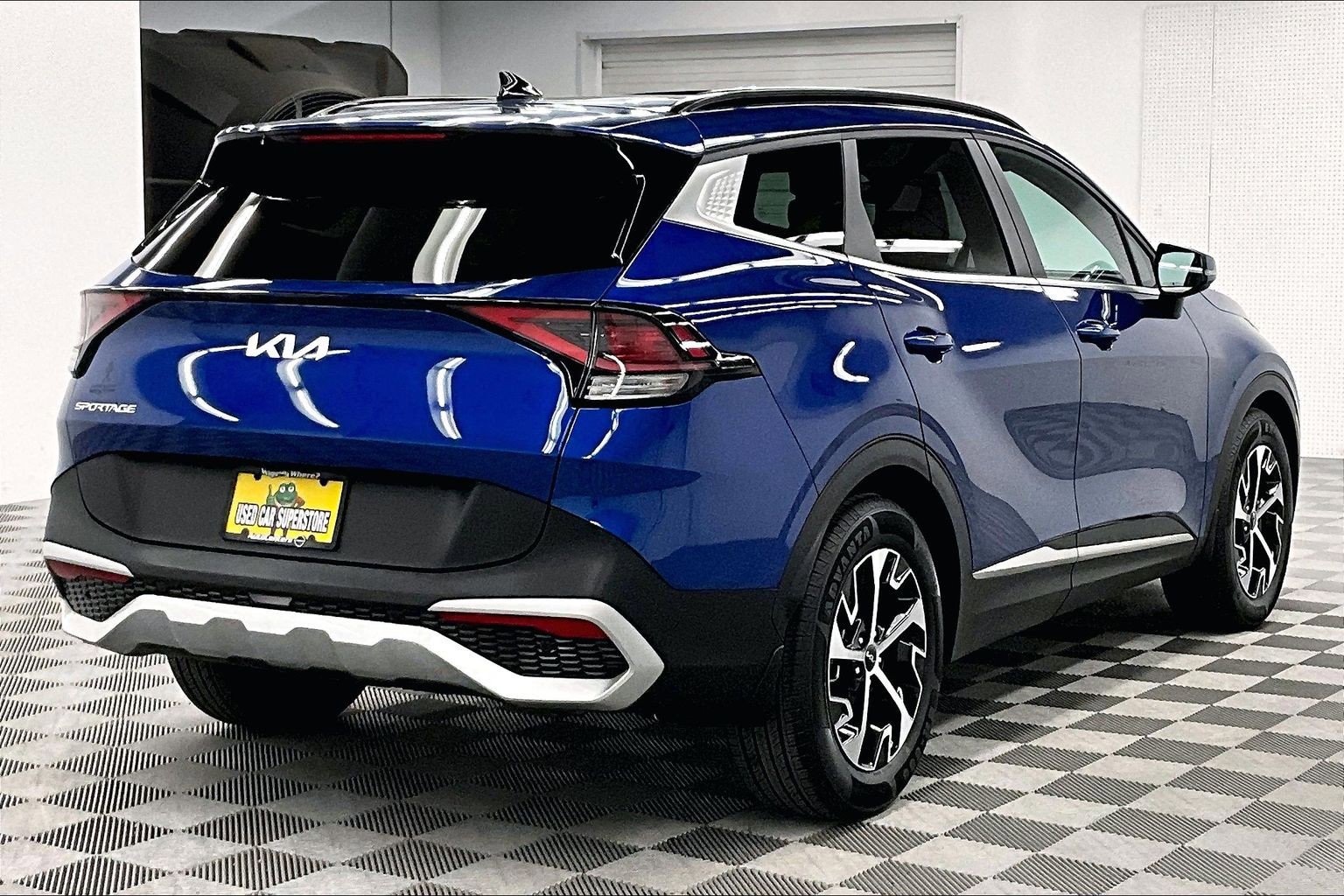 Used 2025 Kia Sportage EX w/ Premium Package FWD image 13