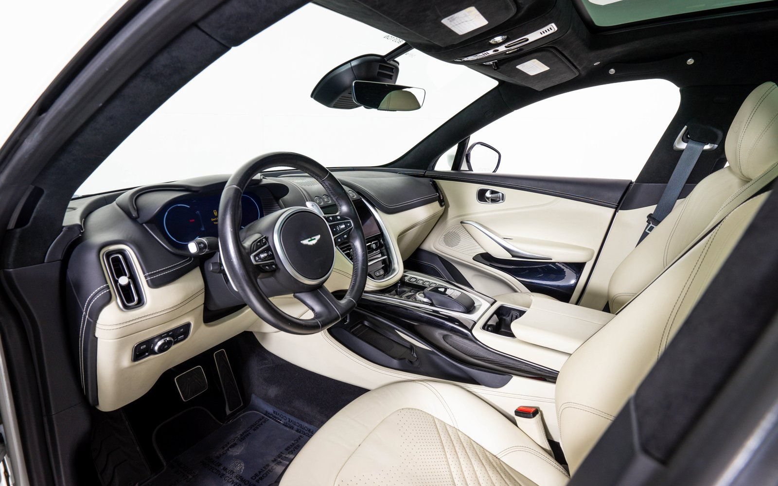 Used 2022 Aston Martin DBX AWD/4WD image 15