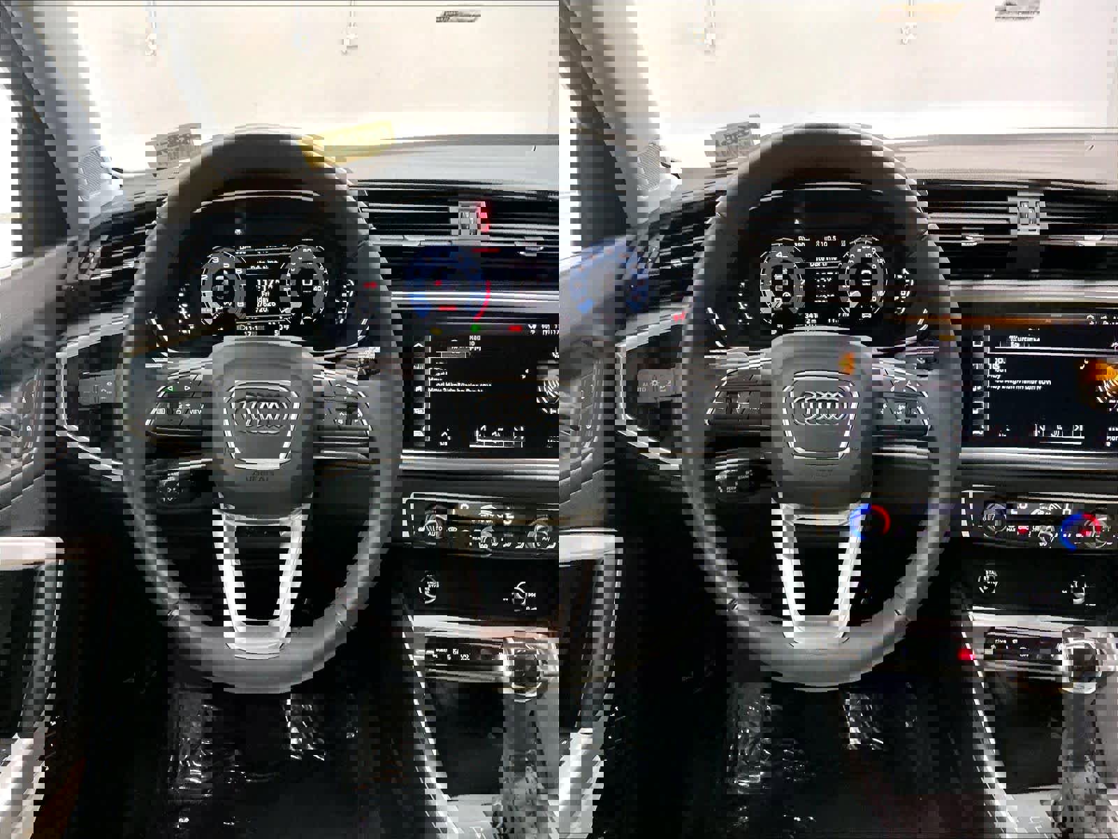 Certified 2025 Audi Q3 2.0T Premium w/ Convenience Package image 7