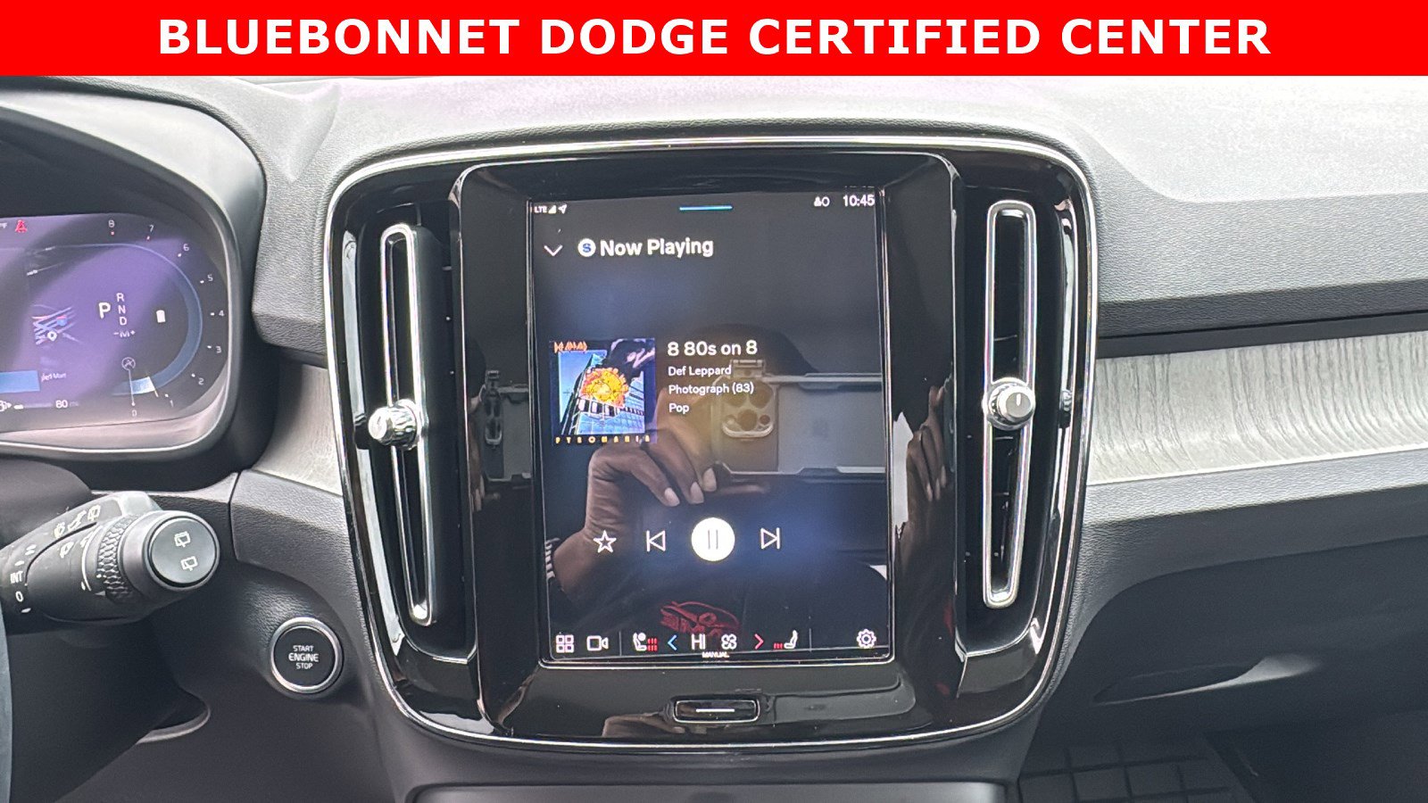 Used 2023 Volvo XC40 B5 Plus w/ Protection Package Premier image 18