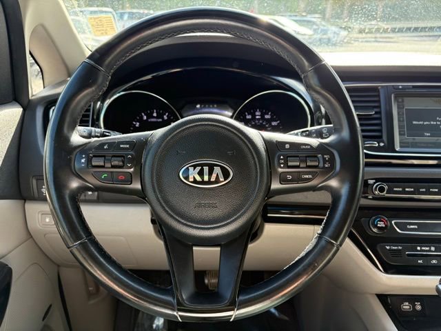 Used 2017 Kia Sedona SX image 13
