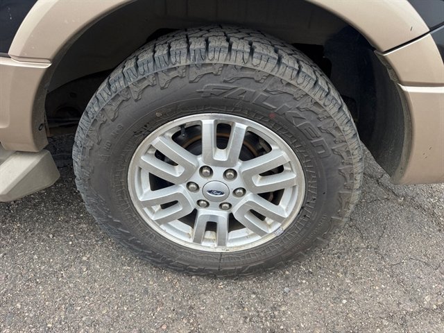 Used 2014 Ford Expedition EL XLT w/ Equipment Group 202A image 18