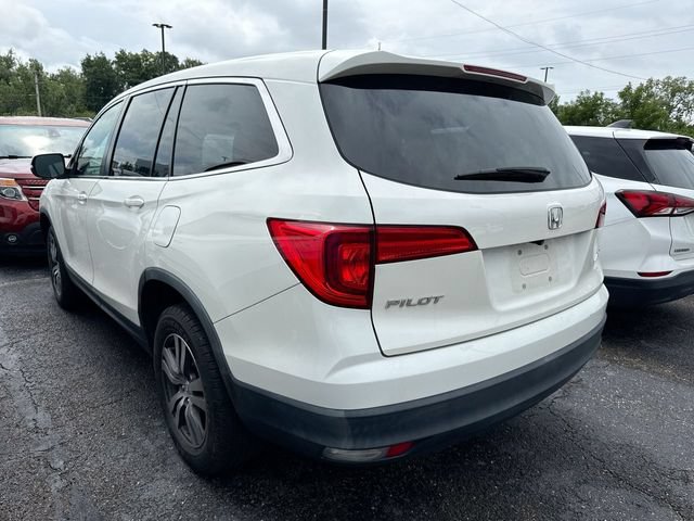 Used 2017 Honda Pilot EX image 2