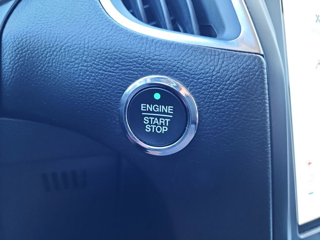 Used 2024 Ford Edge Titanium image 25