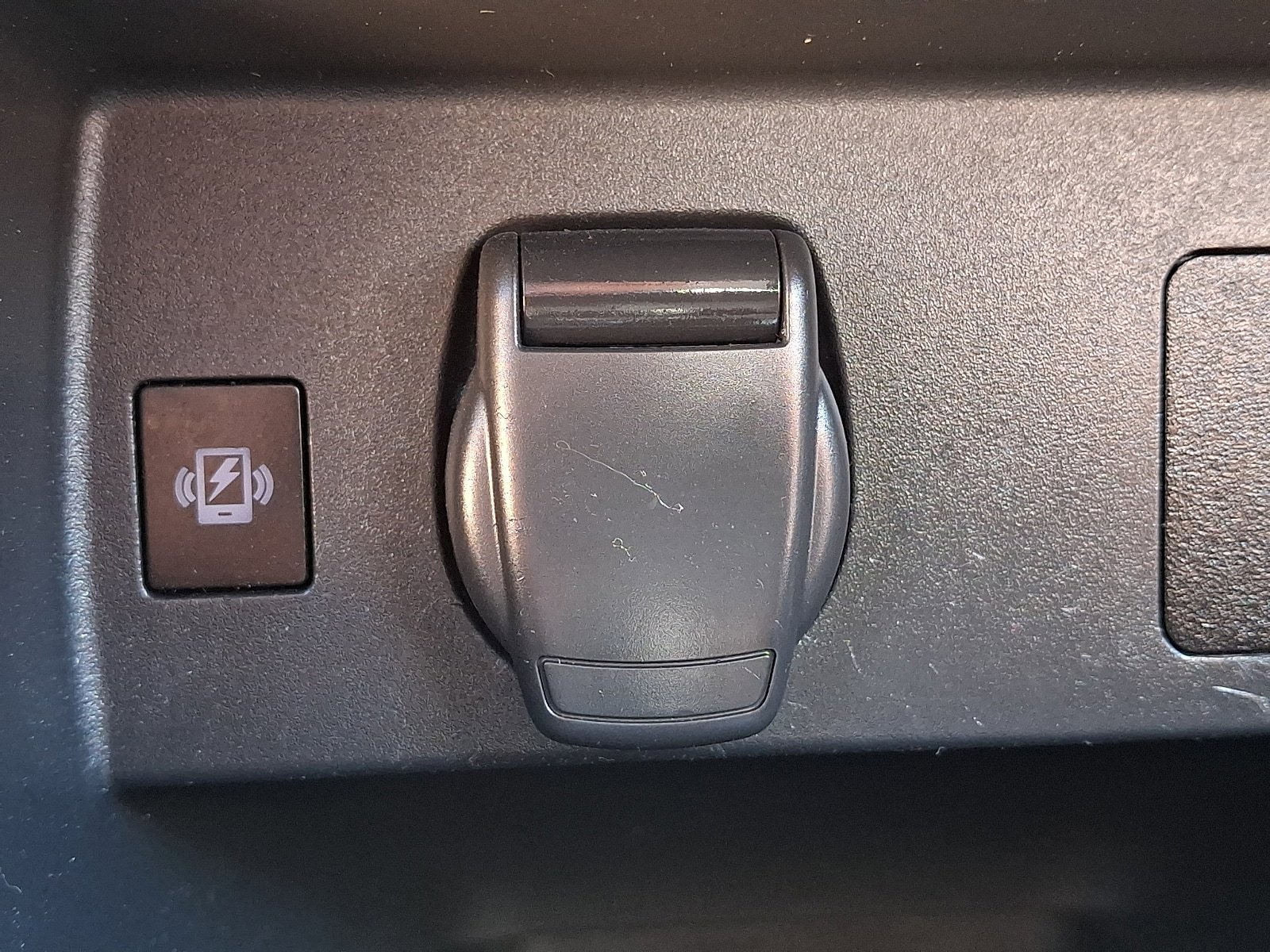 Used 2023 Nissan Versa SV FWD image 24