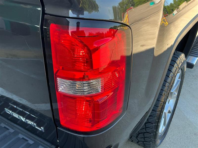 Used 2015 GMC Sierra 1500 Denali RWD image 16