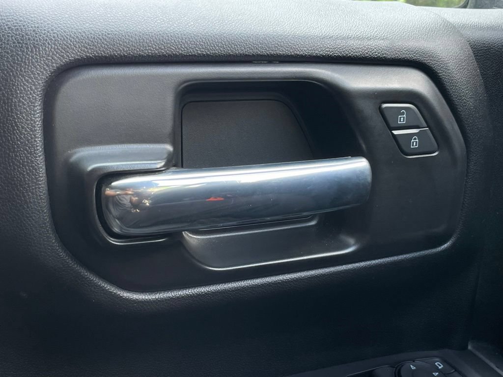 Used 2022 Chevrolet Silverado 1500 Custom RWD image 12