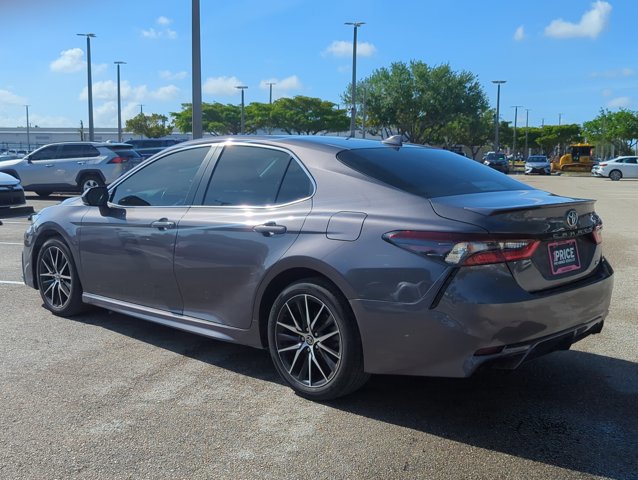 Used 2023 Toyota Camry SE image 7