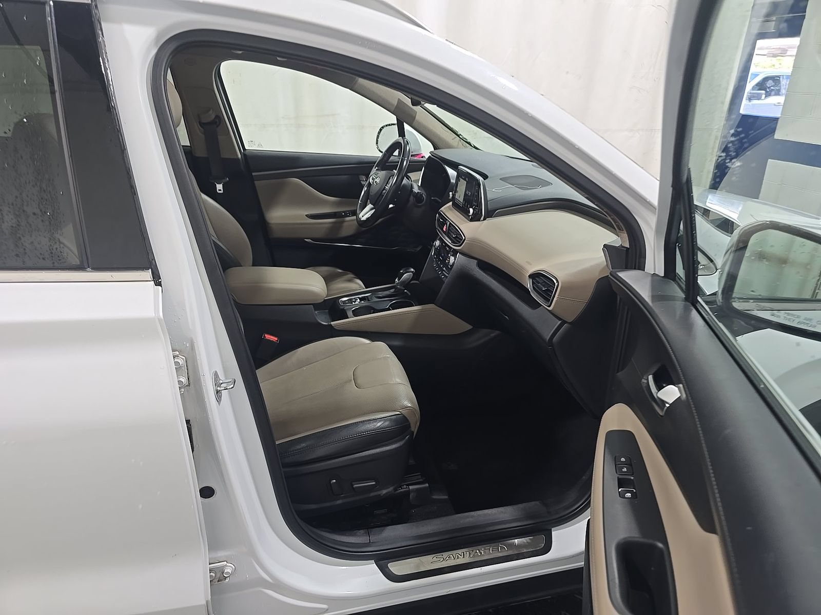Used 2020 Hyundai Santa Fe Limited AWD/4WD image 11