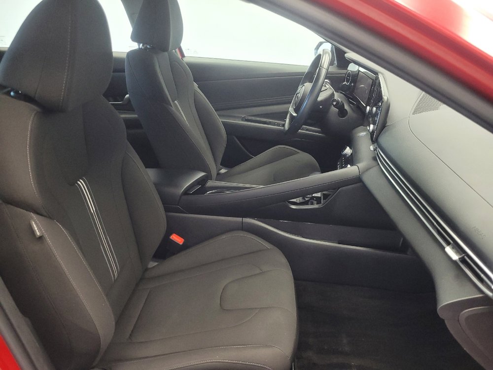Used 2022 Hyundai Elantra SEL w/ Convenience + Premium Package image 21