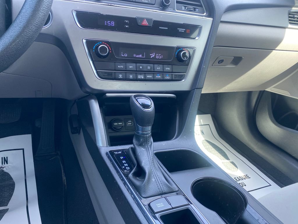 Used 2016 Hyundai Sonata SE image 17