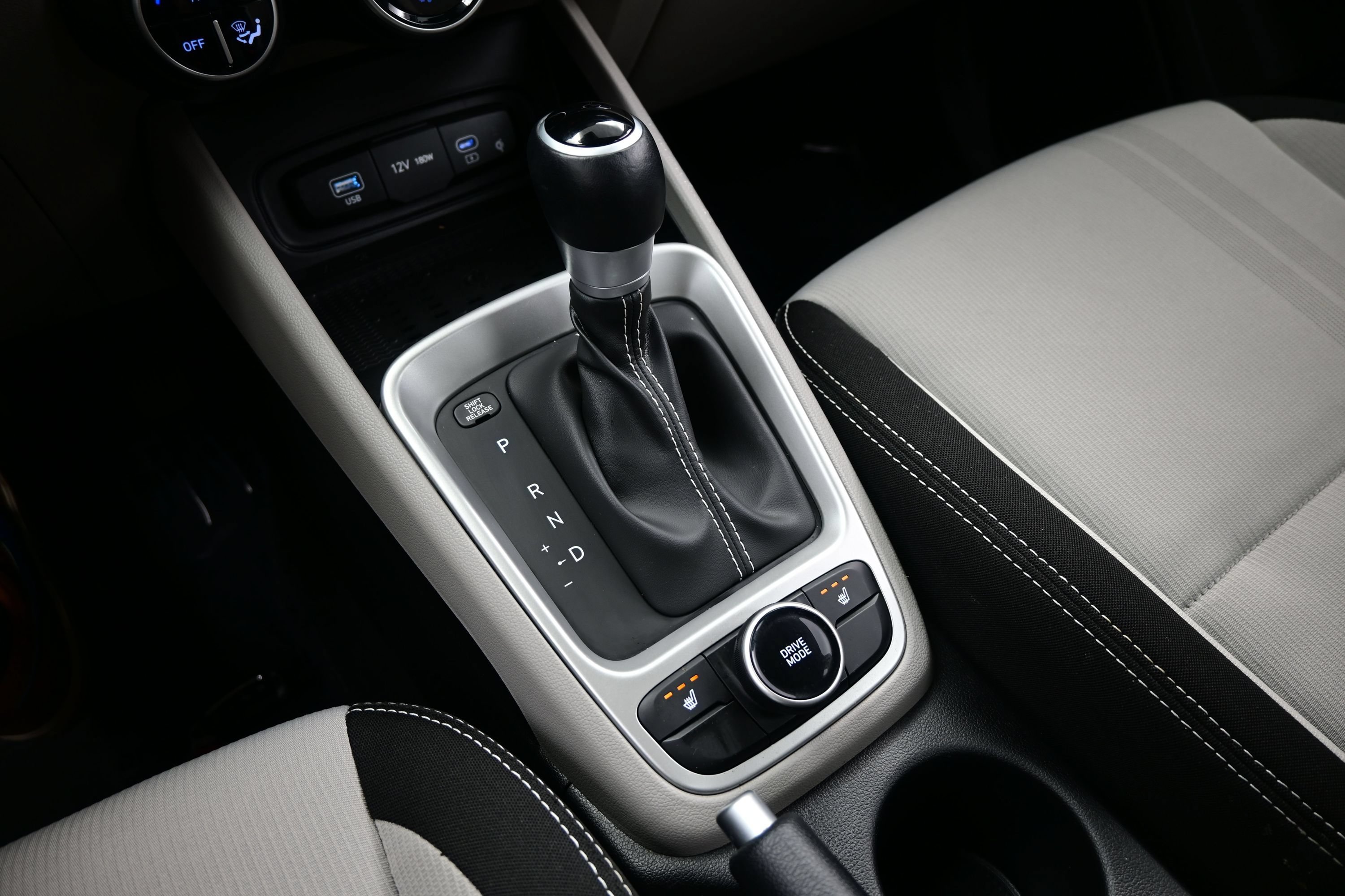 Certified 2026 Hyundai Venue SEL FWD image 21