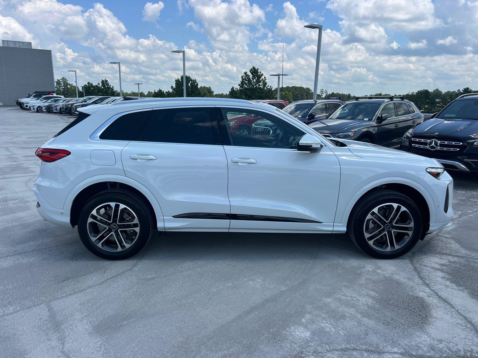 Certified 2025 Audi Q5 Premium w/ Premium Plus AWD/4WD image 4