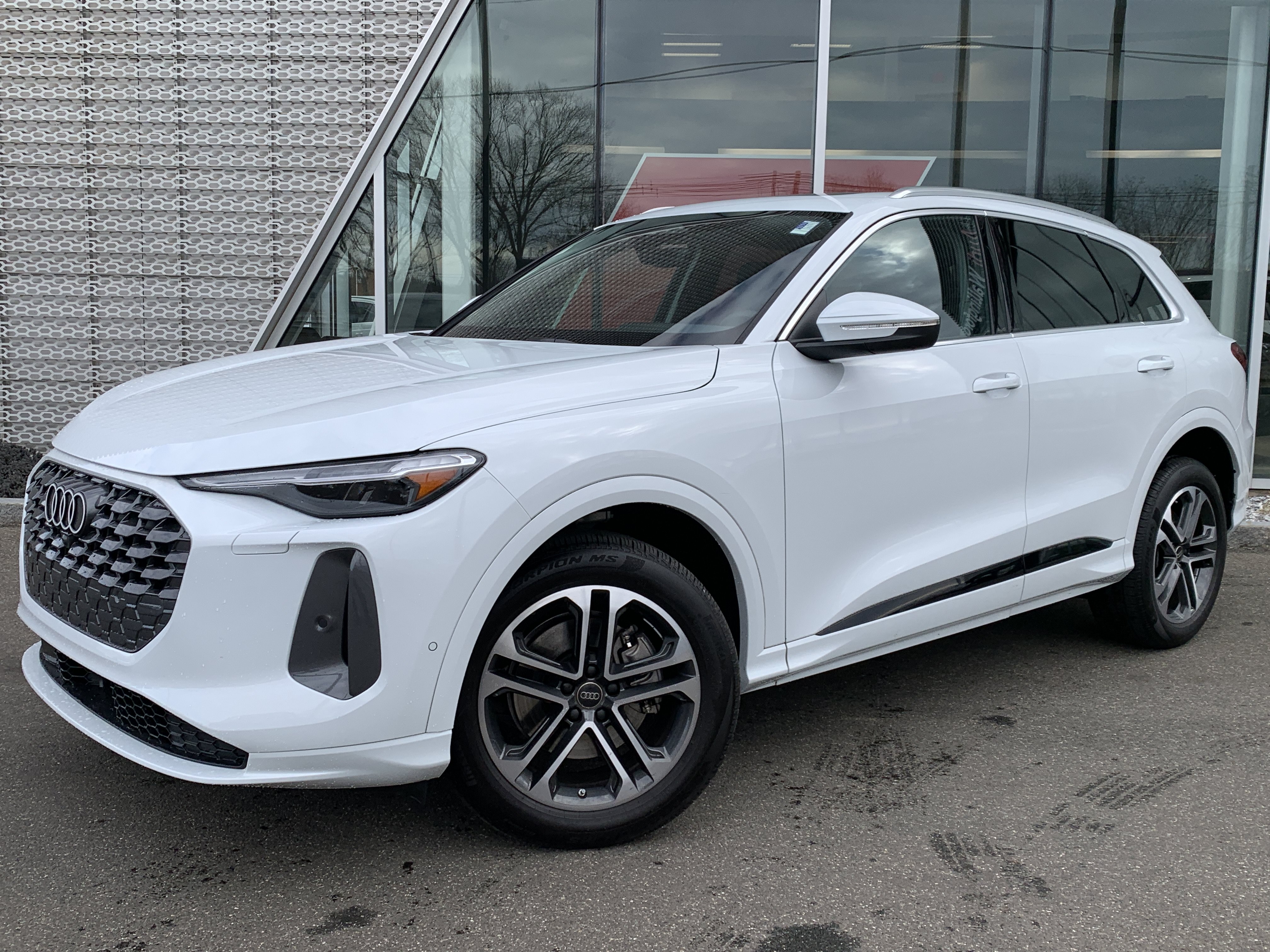 Certified 2025 Audi Q5 Premium w/ Premium Plus AWD/4WD image 1