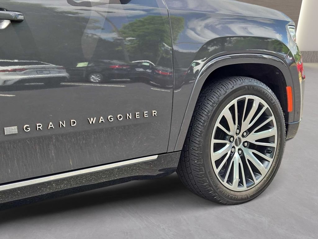 Used 2022 Jeep Grand Wagoneer Series III w/ HD Trailer Tow Package AWD/4WD image 11