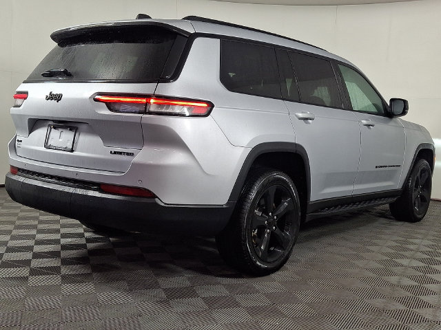 Used 2025 Jeep Grand Cherokee L Limited w/ Black Appearance Package AWD/4WD image 9