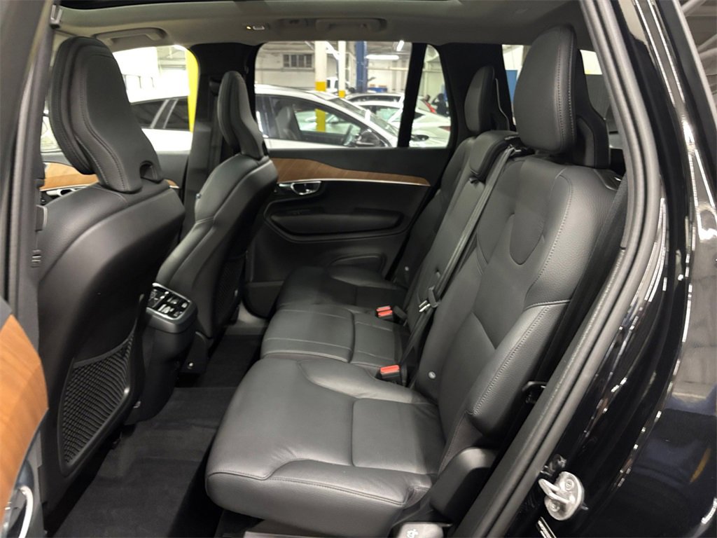 Certified 2025 Volvo XC90 B5 Plus w/ Protection Package Premier image 14