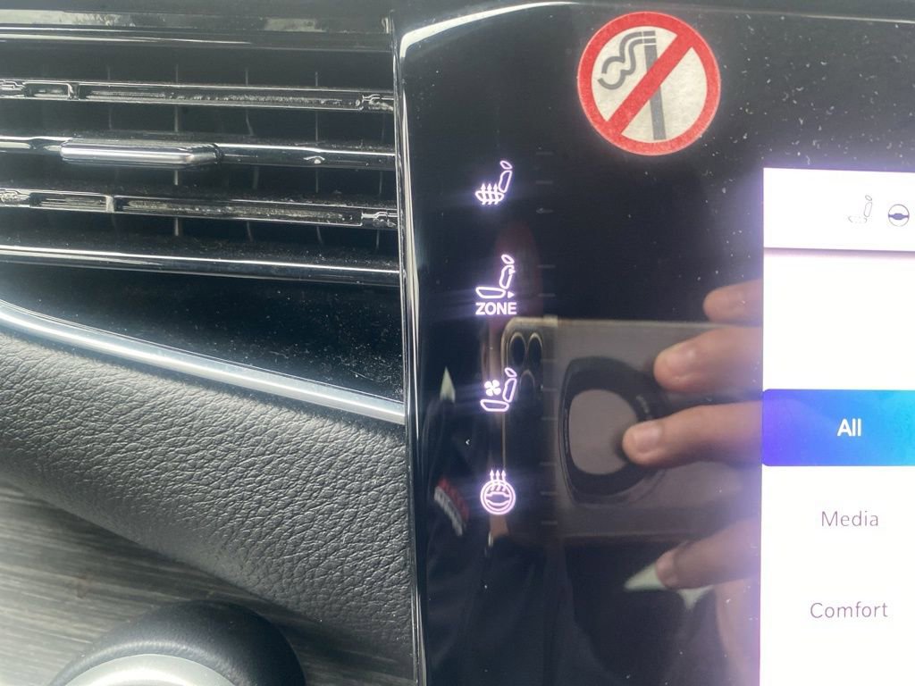 Used 2024 Jeep Wagoneer L Series II w/ Flexible Seating Group image 25