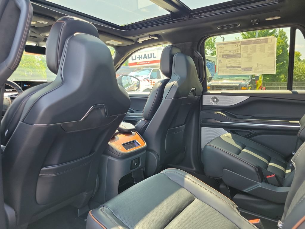 New 2027 Lincoln Navigator Black Label AWD/4WD image 16