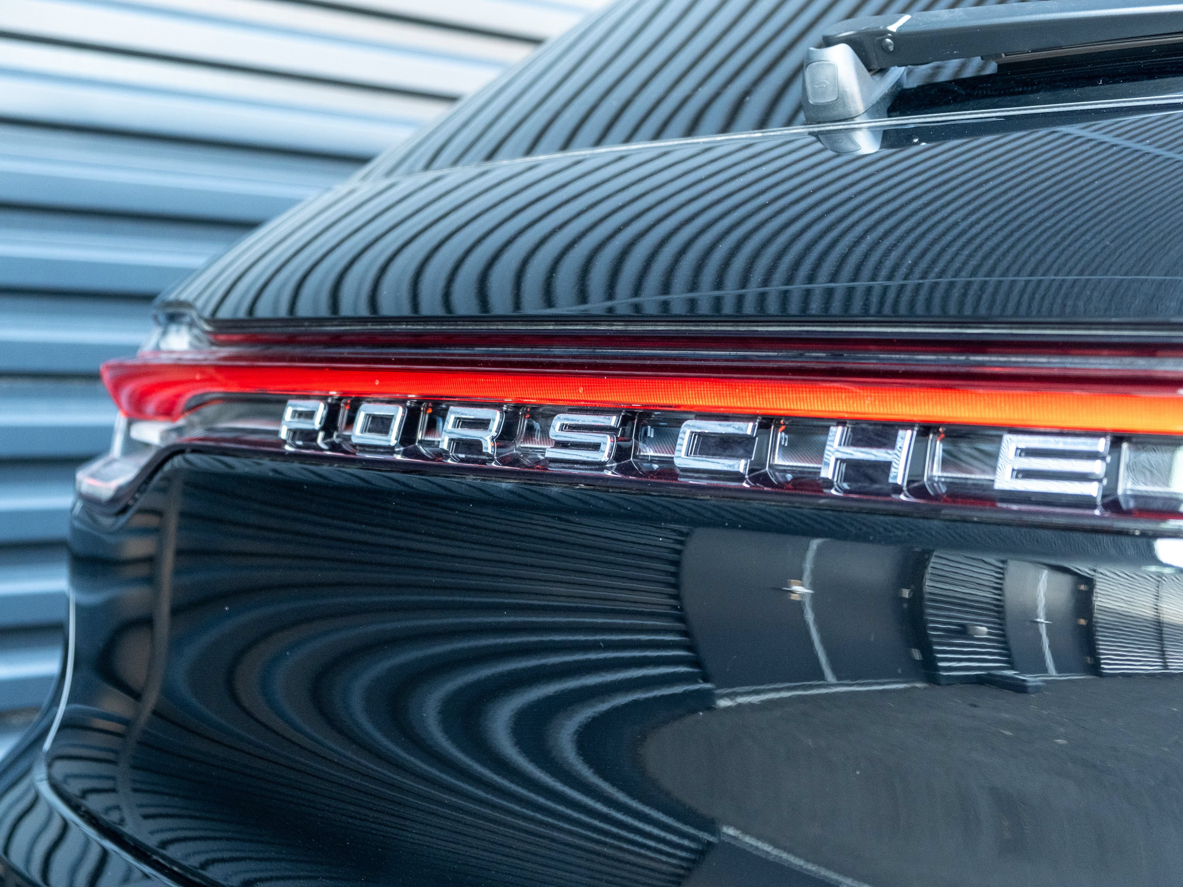 Certified 2026 Porsche Macan Turbo AWD/4WD image 17