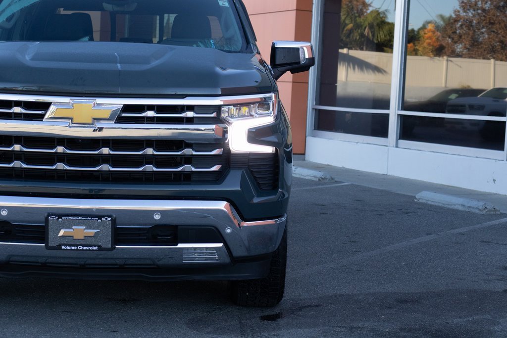 Used 2025 Chevrolet Silverado 1500 LTZ w/ LTZ Premium Package image 5