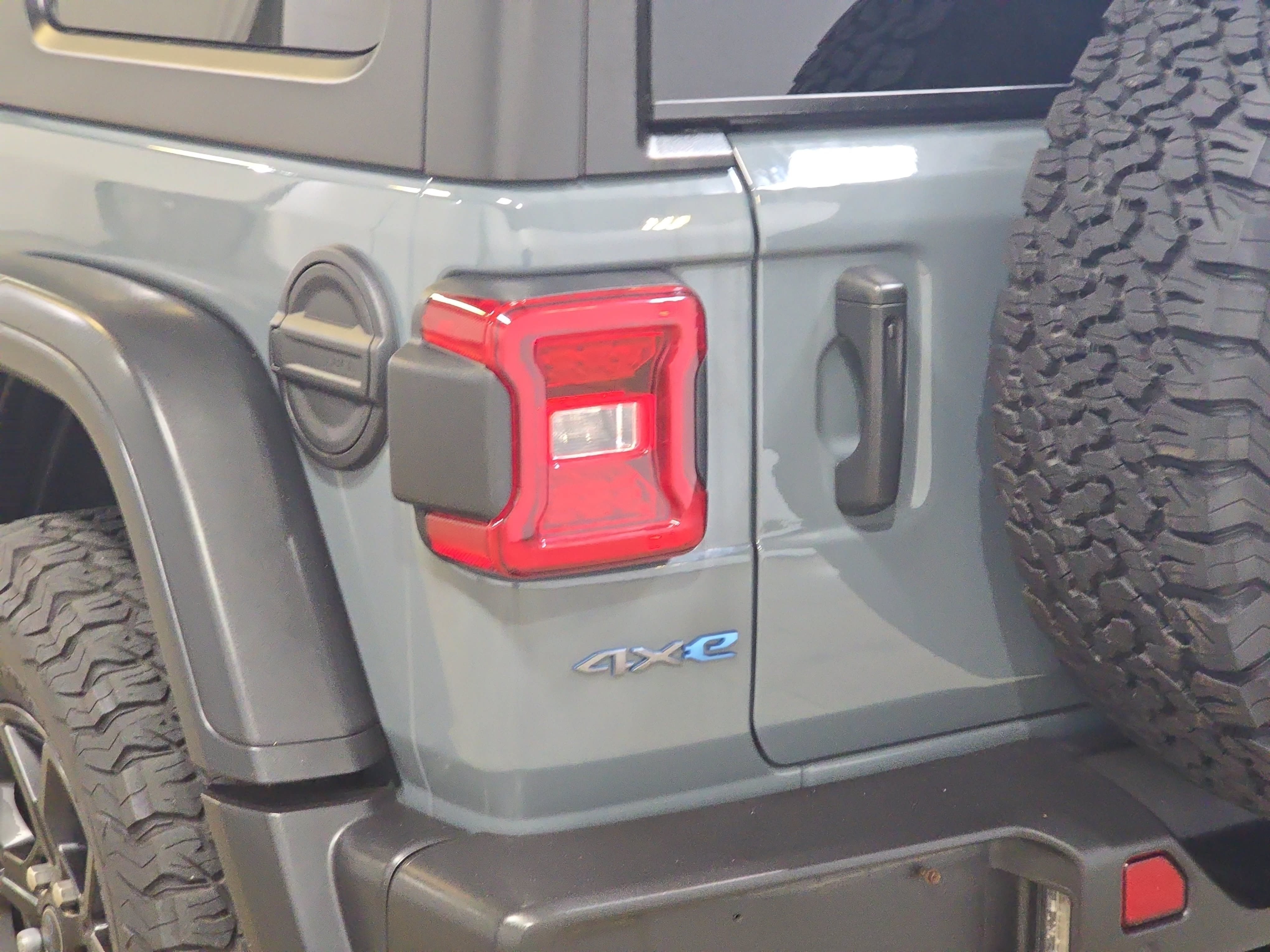 Used 2024 Jeep Wrangler Unlimited AWD/4WD image 29