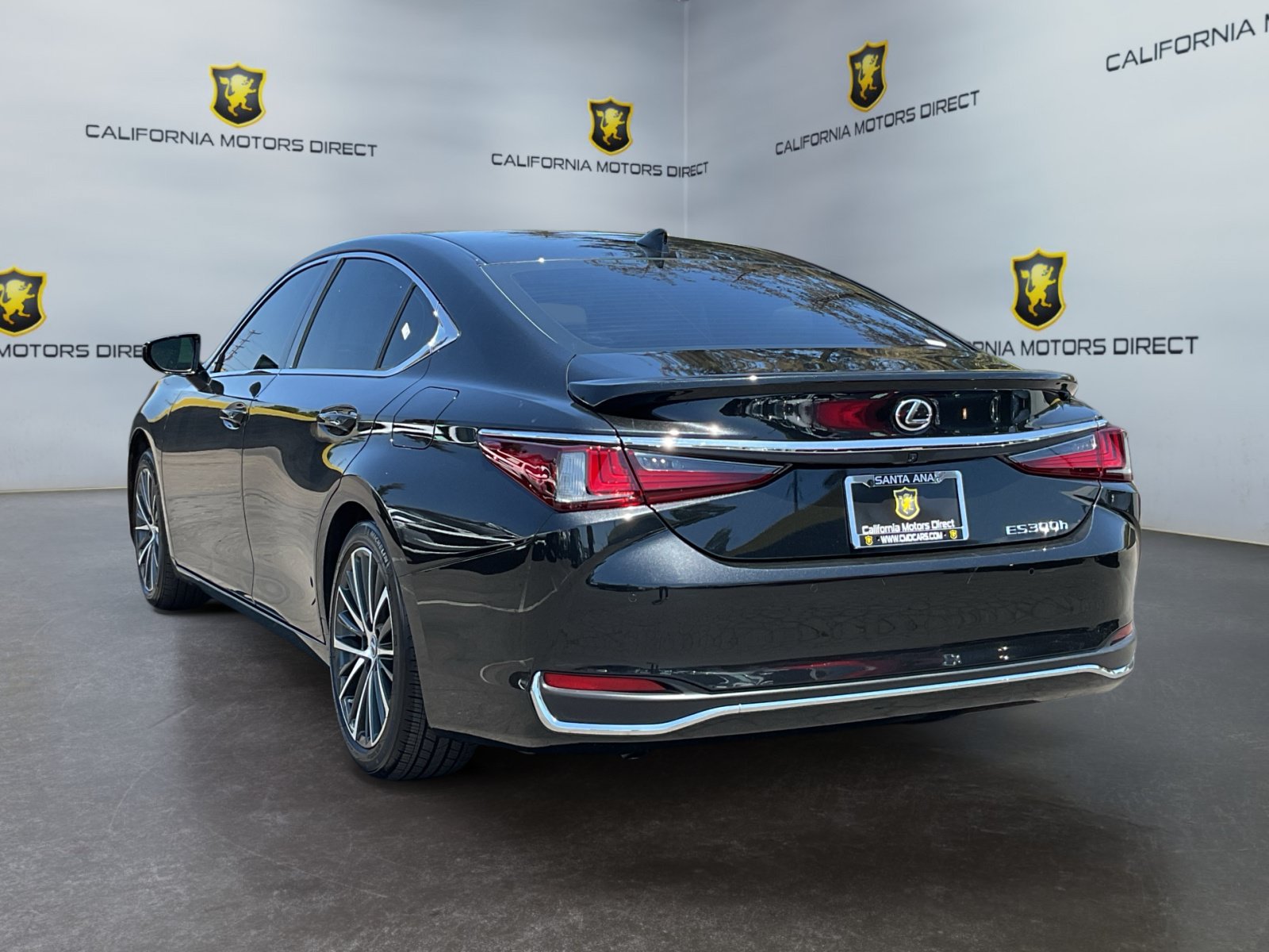 Used 2025 Lexus ES 300h w/ Premium Package FWD image 7