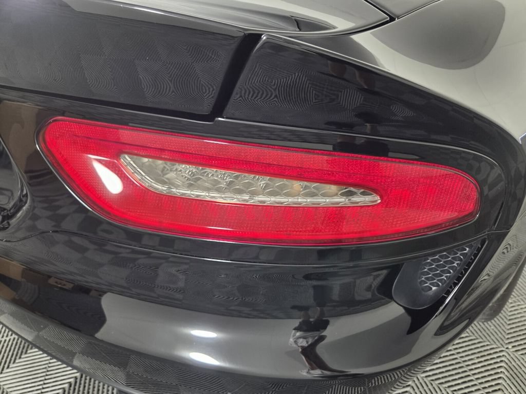 Used 2014 SRT Viper GTS w/ GTS Laguna Interior Package RWD image 32