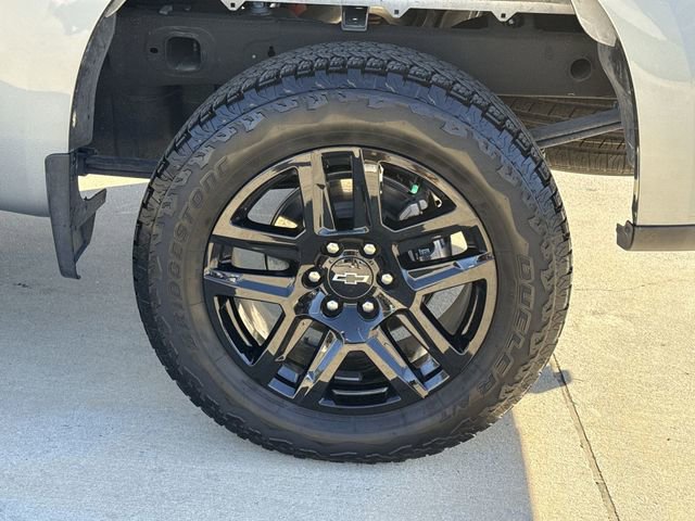 Used 2025 Chevrolet Silverado 1500 Custom Trail Boss w/ Turbomax Blackout Package image 12