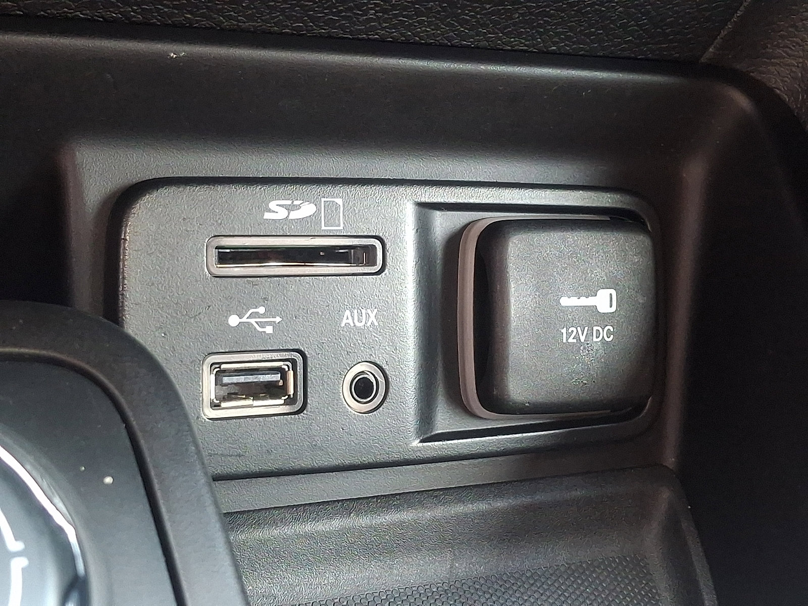 Used 2018 Jeep Cherokee Limited AWD/4WD image 25