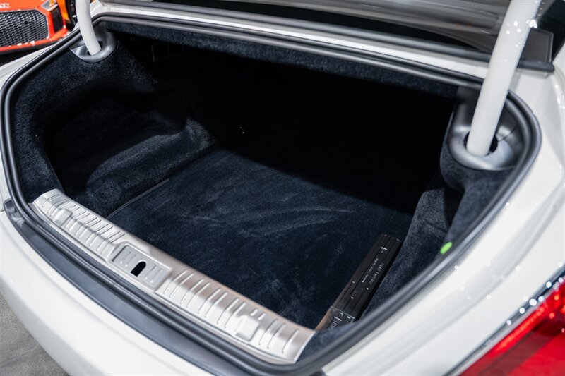 Used 2016 Rolls-Royce Wraith RWD image 42
