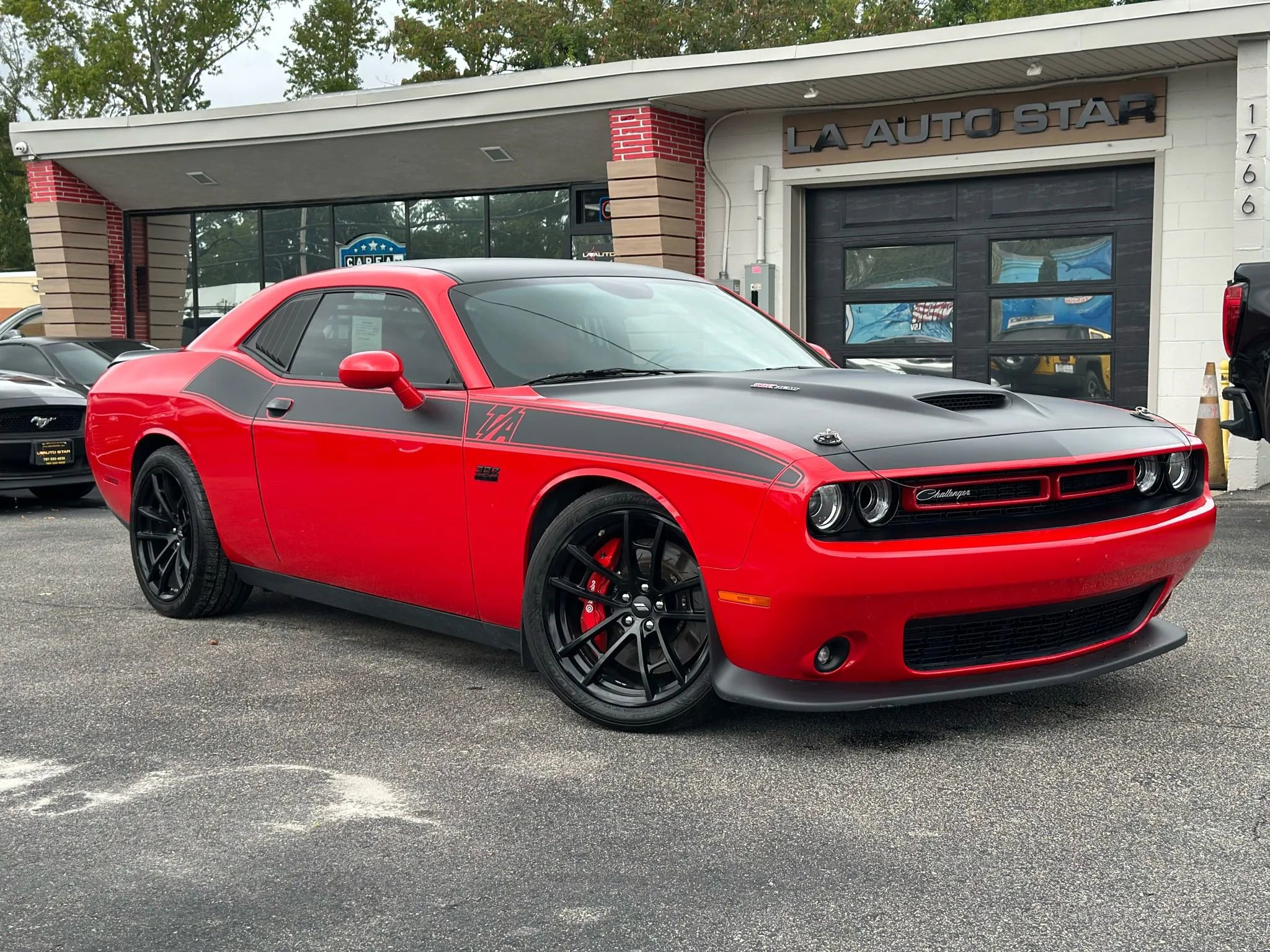 Used 2018 Dodge Challenger T/A image 1