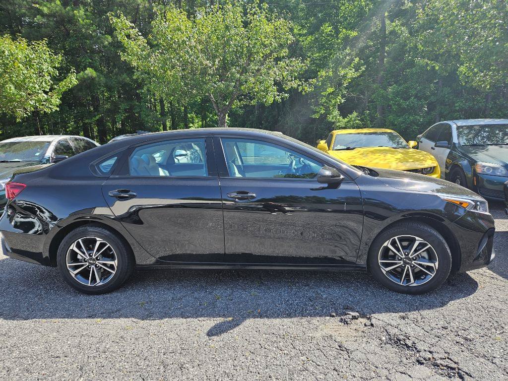 Used 2023 Kia Forte LXS FWD image 5