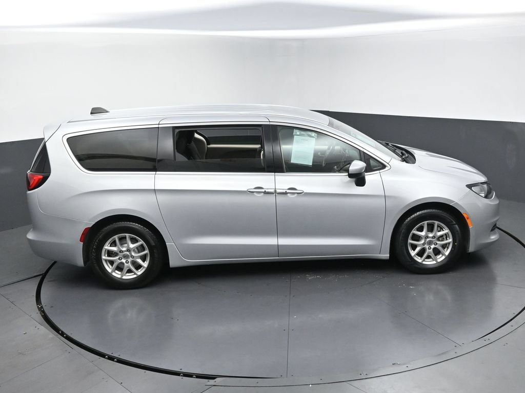 Used 2022 Chrysler Voyager LX FWD image 40