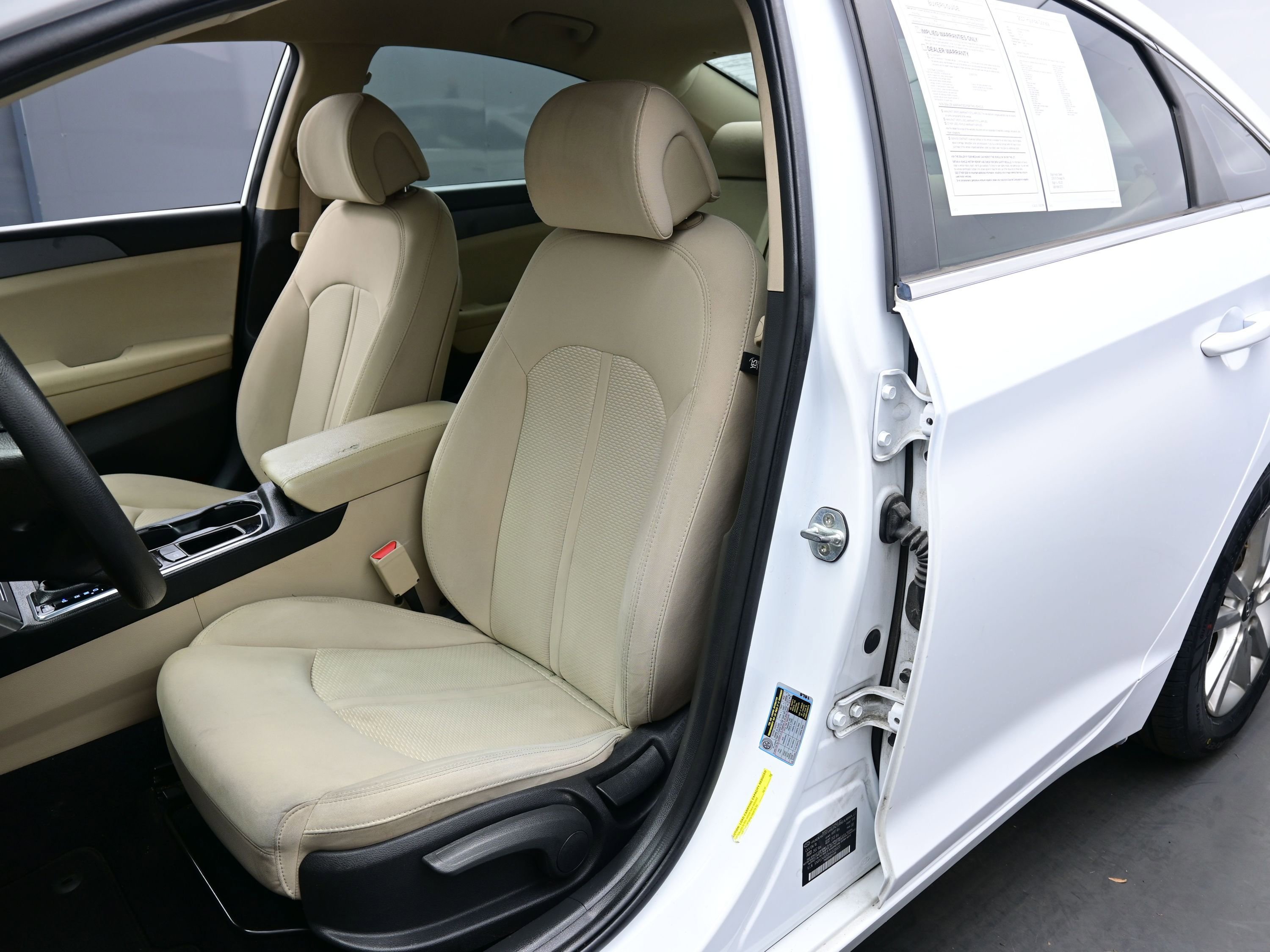 Used 2017 Hyundai Sonata SE w/ Cargo Package image 10