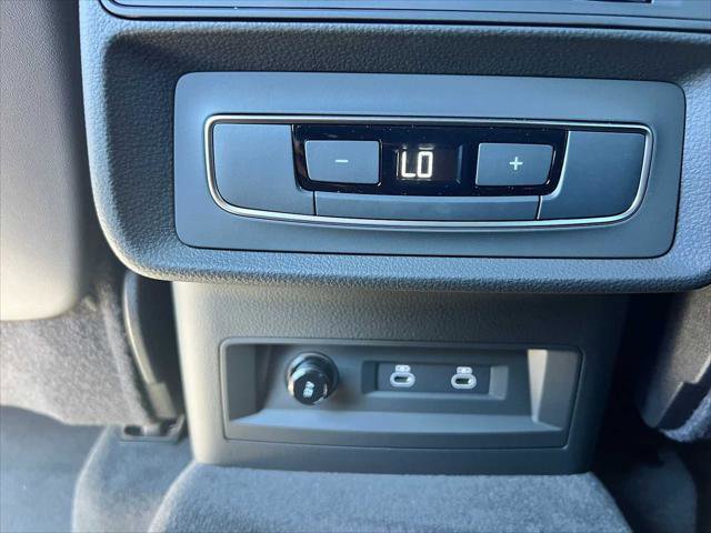 Used 2024 Audi Q8 Premium w/ Black Optic Package image 22