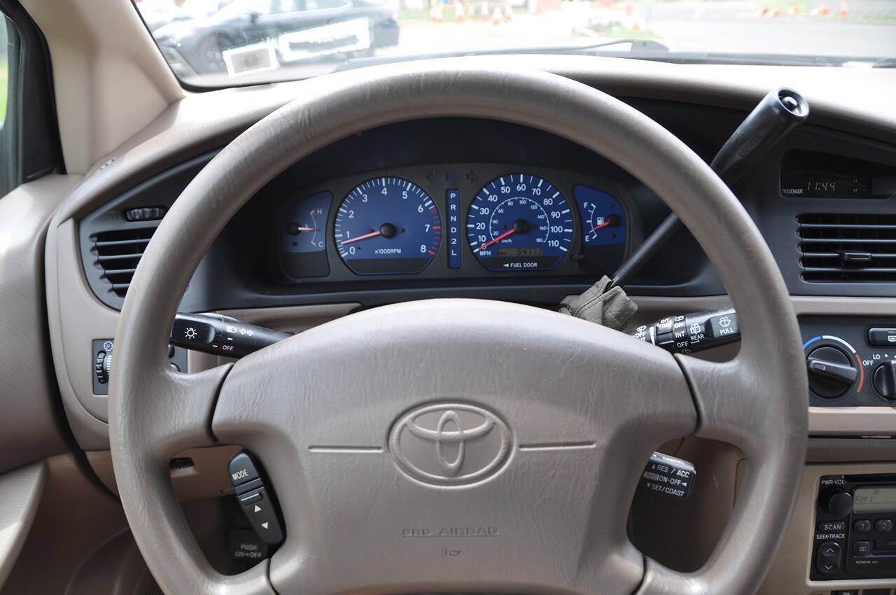 Used 2002 Toyota Sienna LE FWD image 33
