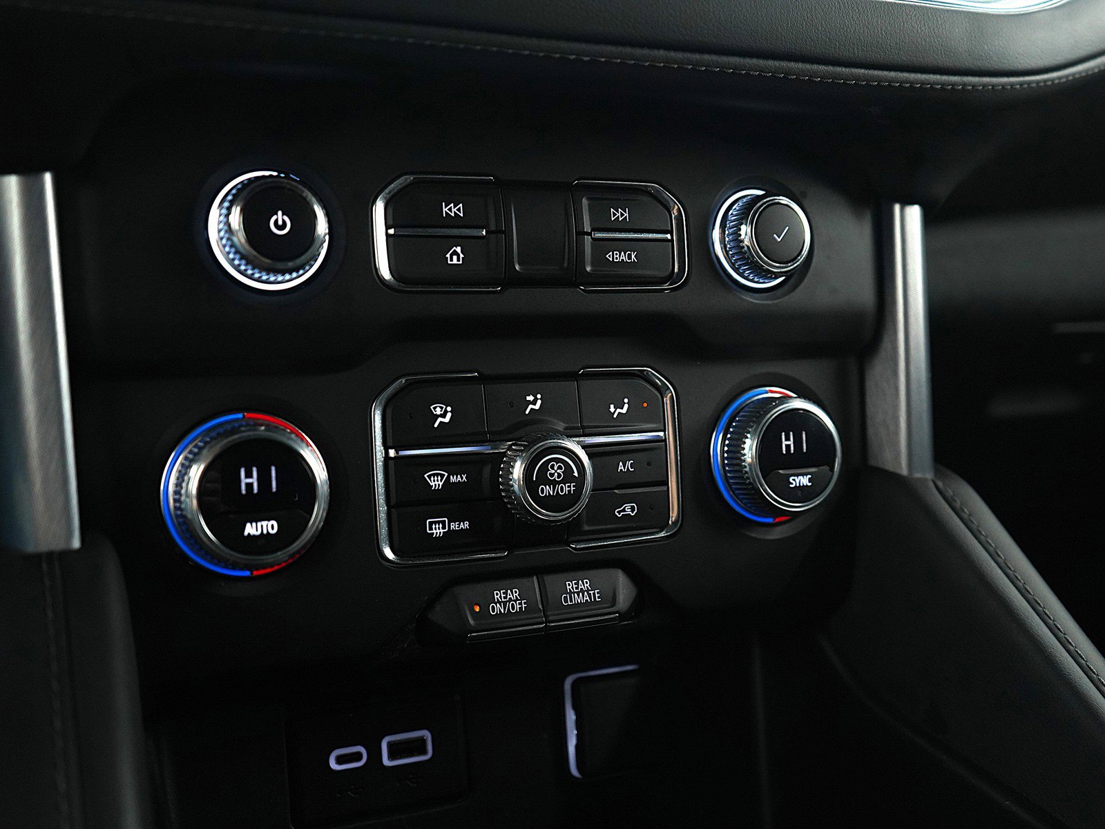 Used 2023 GMC Yukon SLE image 24