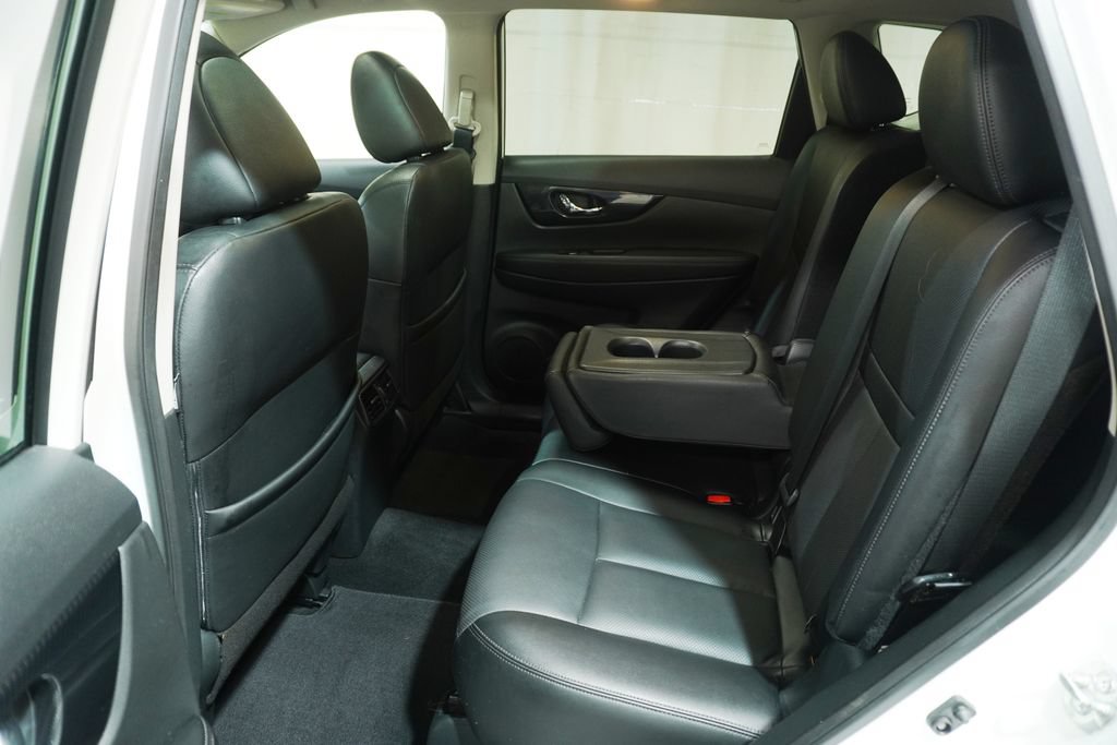 Used 2019 Nissan Rogue SL w/ Premium Package AWD/4WD image 14