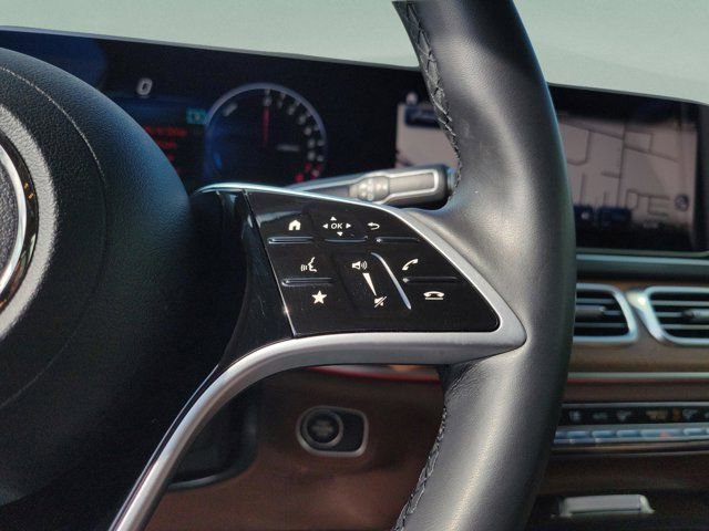 Used 2025 Mercedes-Benz GLE 450e 4MATIC w/ Winter Package image 30