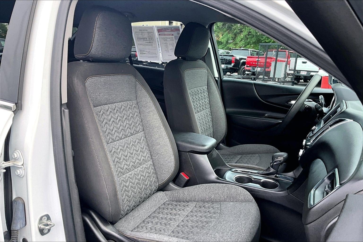 Used 2023 Chevrolet Equinox LT FWD image 7