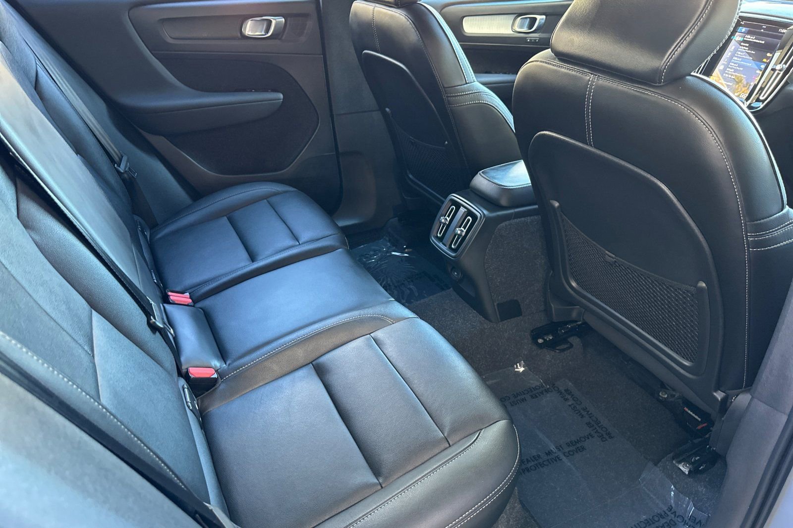 Used 2021 Volvo XC40 T5 Momentum w/ Premium Package image 19