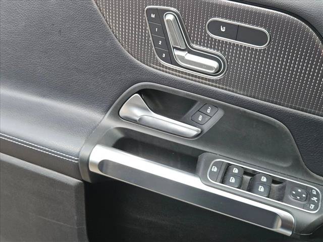 Used 2020 Mercedes-Benz GLB 250 4MATIC image 8