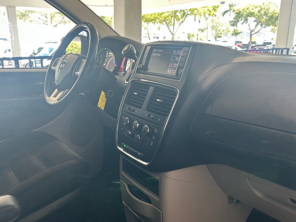 Used 2020 Dodge Grand Caravan SE w/ Rear Park Assist Package image 24