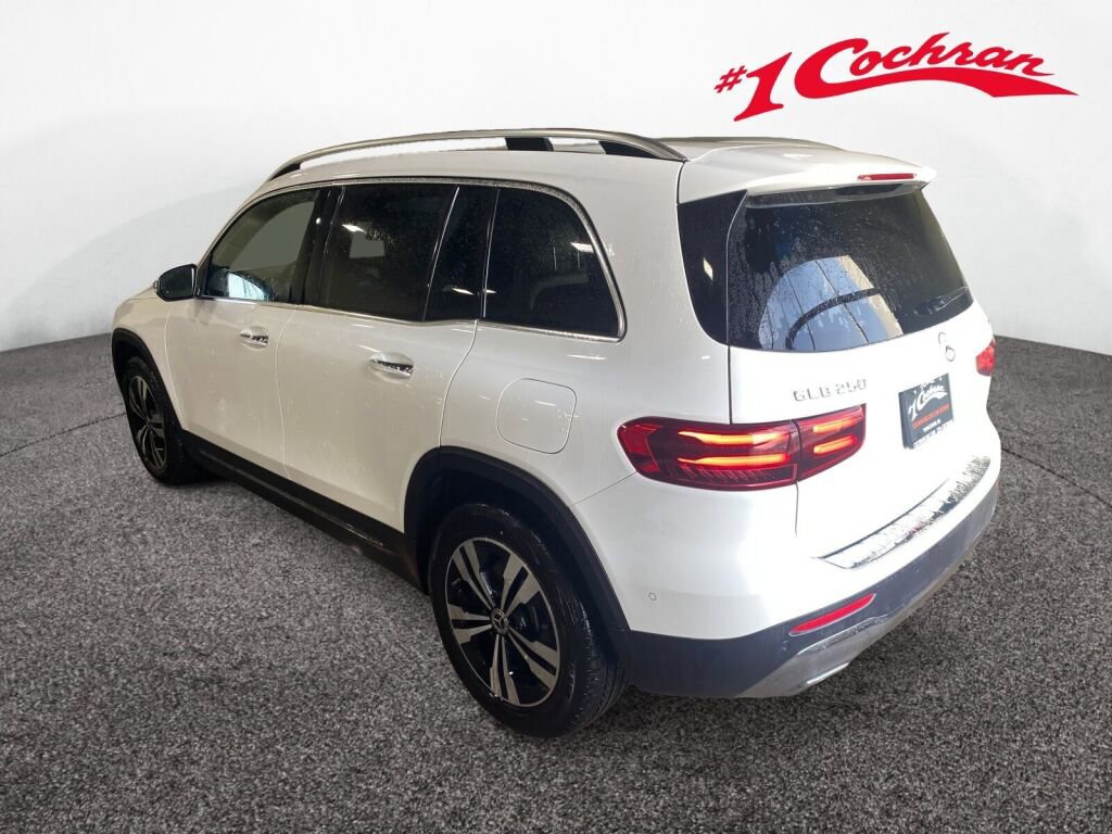 New 2026 Mercedes-Benz GLB 250 4MATIC image 5