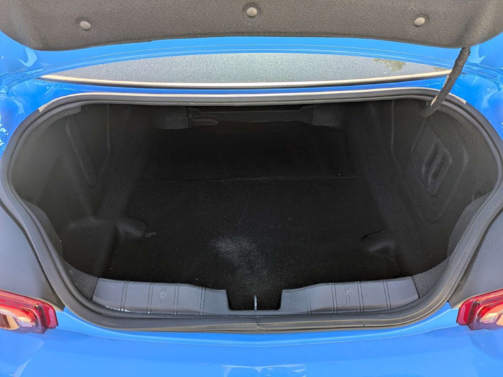 Used 2022 Chevrolet Camaro LT RWD image 13